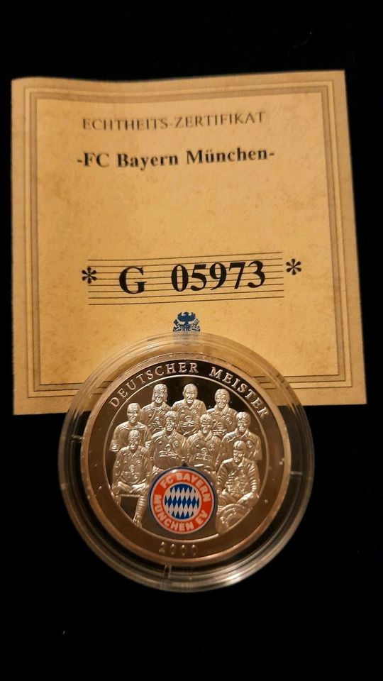 Münzen des FC Bayern, incl. 2 Goldmünzen in Saarbrücken