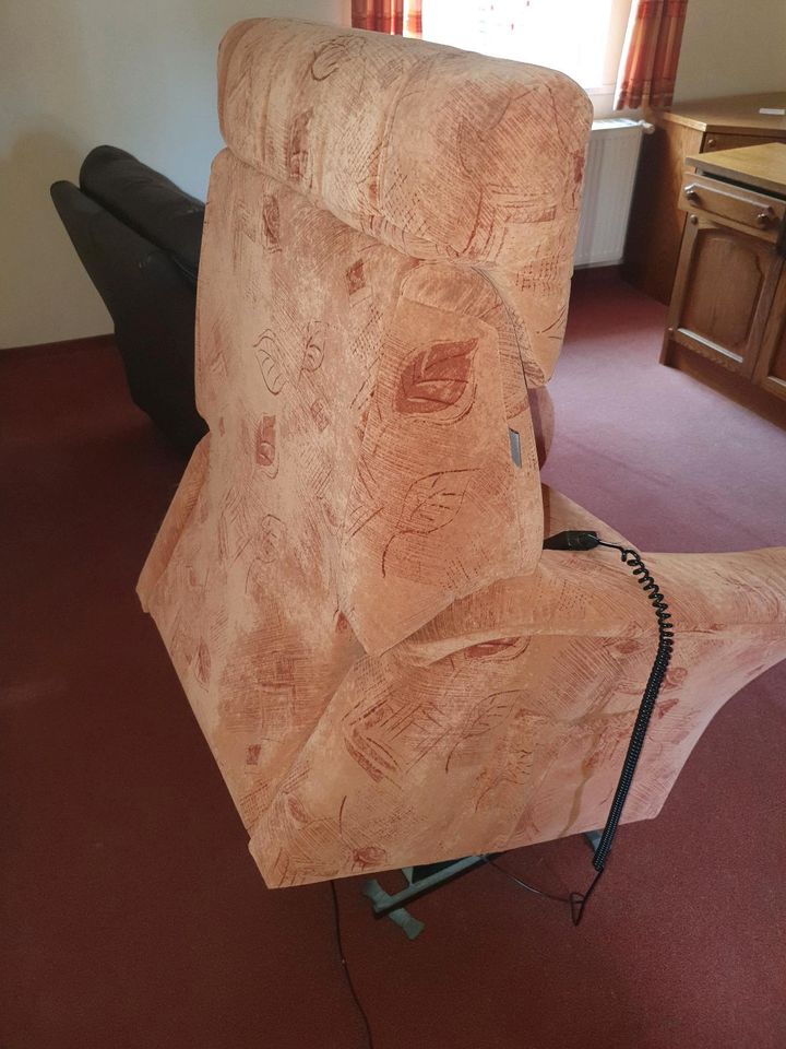 Elektronischer Sessel mit Aufstehhilfe von Vitalus in Tettau