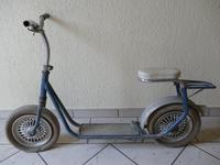 Pikkolo DDR Roller mit Sitz Tretroller Luftroller Restauration Sachsen - Bernsdorf Vorschau