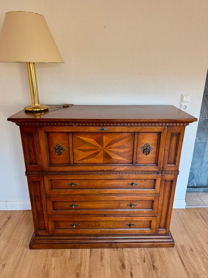 Sekretär Palazzo Pitti Schreibtisch Antik Nussbaum massiv in Kirchberg