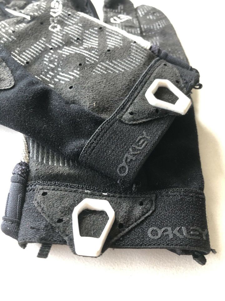Neu Downhill Oakley Factory Pilot Handschuhe S Schwarz Weiß MX in Salzwedel