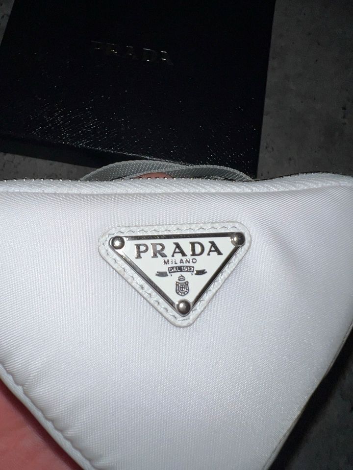 Prada Etui Re-Nylon weiß in Bamberg