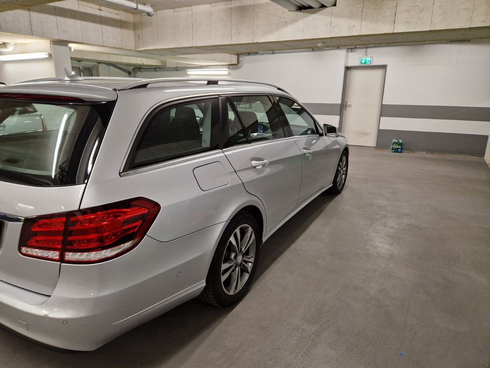 GEPFLEGTER Mercedes Kombi E-Klasse, 170 PS in Hannover