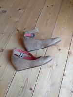 Tamaris Pumps Keilabsatz Gr.37 Leder Nordrhein-Westfalen - Detmold Vorschau