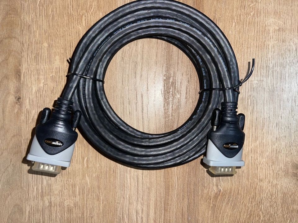 VGA-auf-VGA-Kabel , 3 m, 15-polig, Anschlusskabel, NEU in Berlin