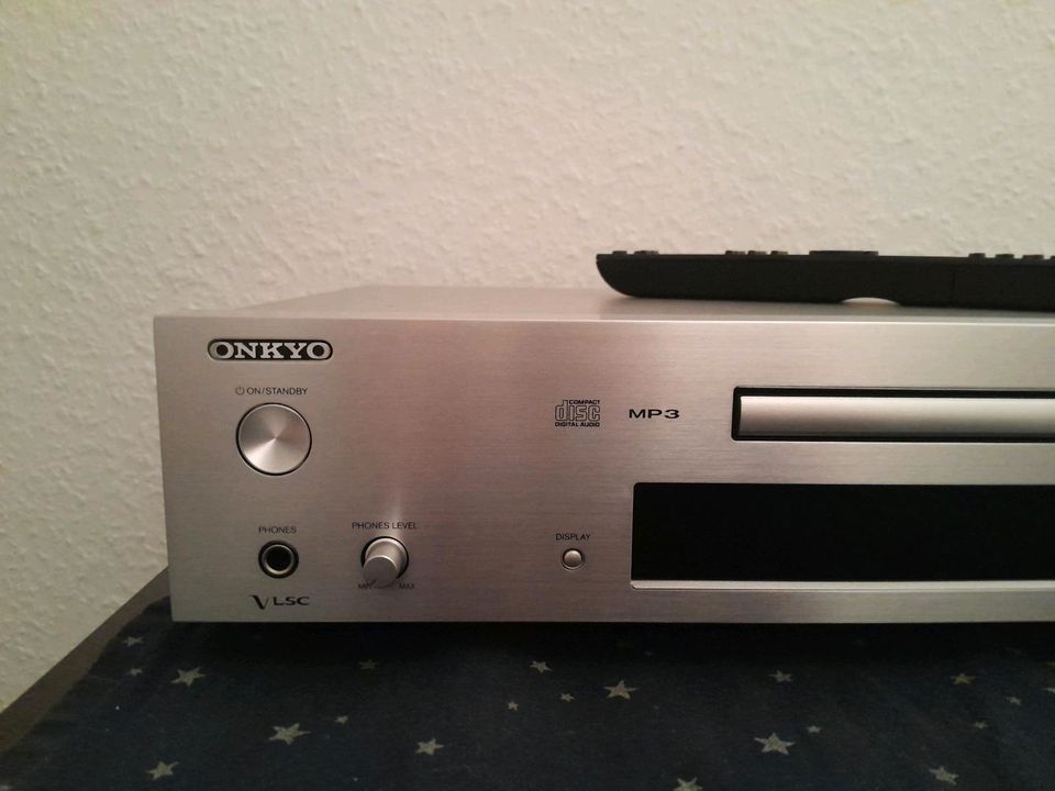 ONKYO CD PLAYER MP3 C-7030/MIT FERNBEDIENUNG SUPER ZUSTAND in Duisburg