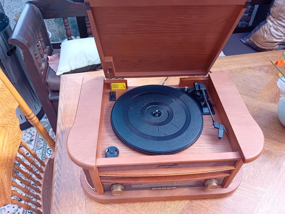 Antik Radio CYBERLUX CL-3010 in Geldern