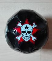 Die Toten Hosen (DTH) - Mini-Ball (Puma), schwarz mit Totenkopf Nordrhein-Westfalen - Dahlem Vorschau