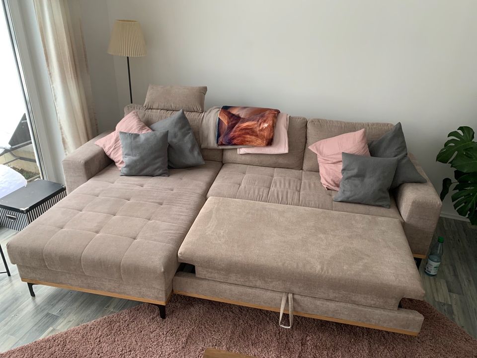 Sofa / Couch / Schlafsofa in Isernhagen
