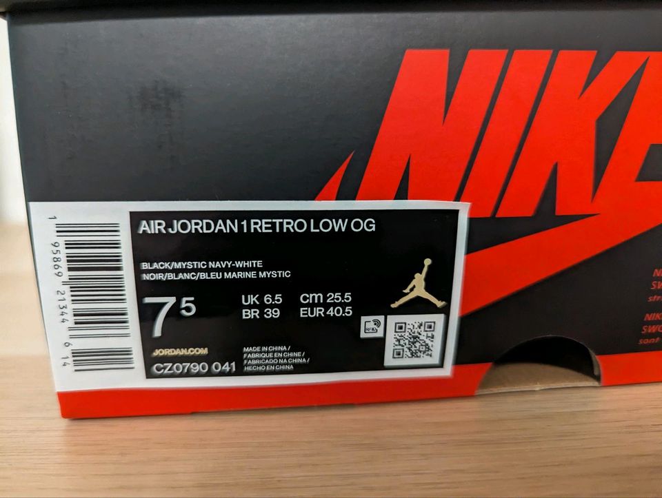 Nike Air Jordan 1 Retro LOW OG in Kassel