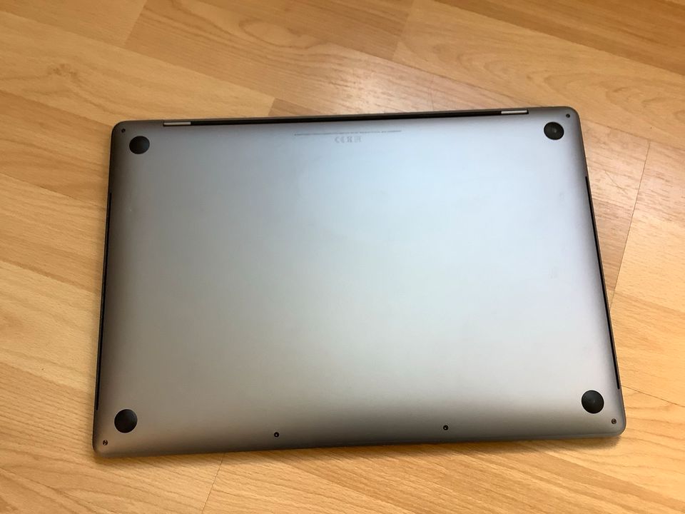 MacBook Pro 16‘‘ 2019 2,6 GHz i7 16GB A2141 in Stuttgart