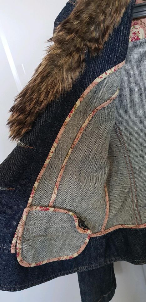 Jeansjacke mit Fake Pelzkragen in Lorch