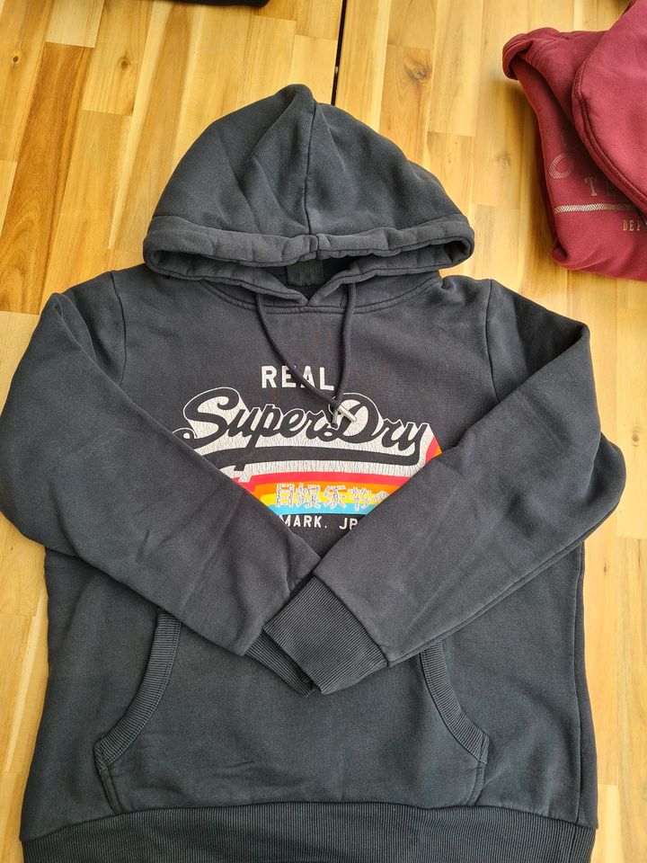 Pullover Paket Superdry  L in Porta Westfalica