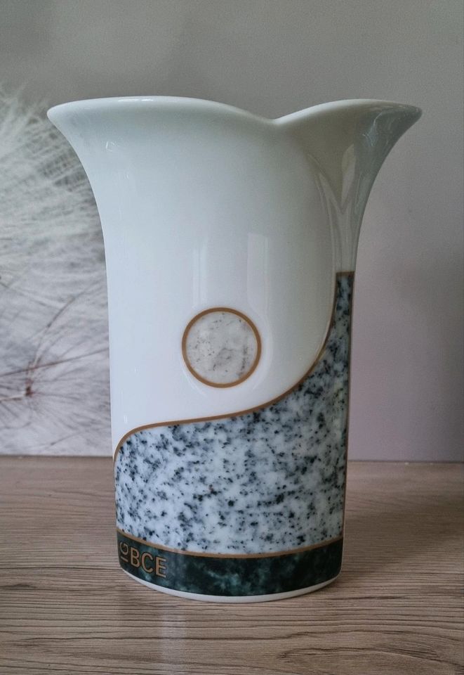 Kleine Vase Hutschenreuther Vintage OVP mit Zertifikat ABHOLUNG in Bad Nenndorf