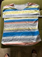 Regenbogen farbene Tshirts gr 42 neuwertig Bremen - Blumenthal Vorschau