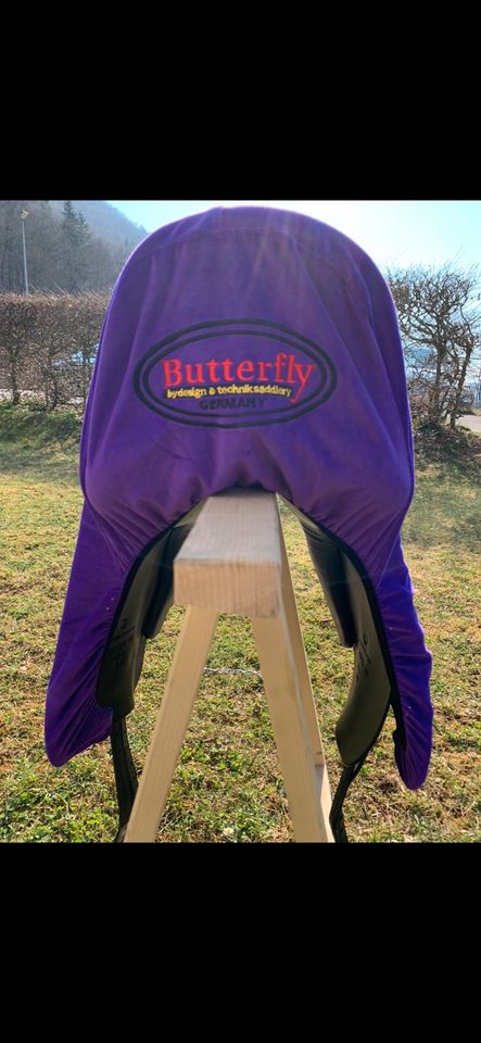 Butterfly Dressursattel Sattel Uta Gräf 18 Zoll in Geislingen an der Steige