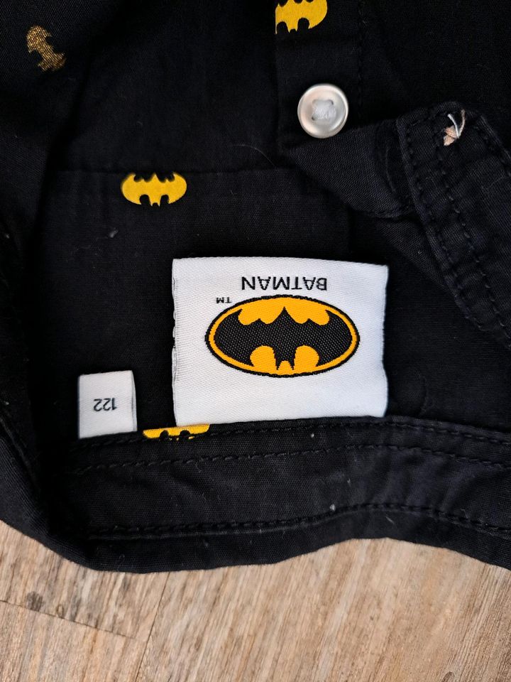 Kinderbekleidung Hemd Shirt Junge Batman Gr.122 in Hattorf am Harz