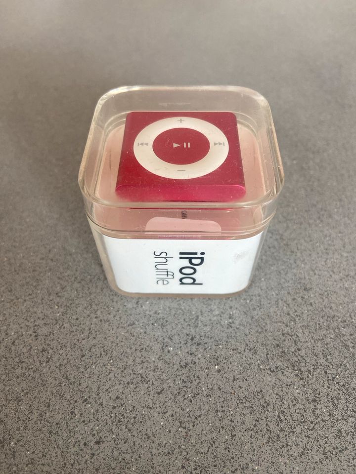 iPod Shuffle MP3 in pink (originalverpackt) in München