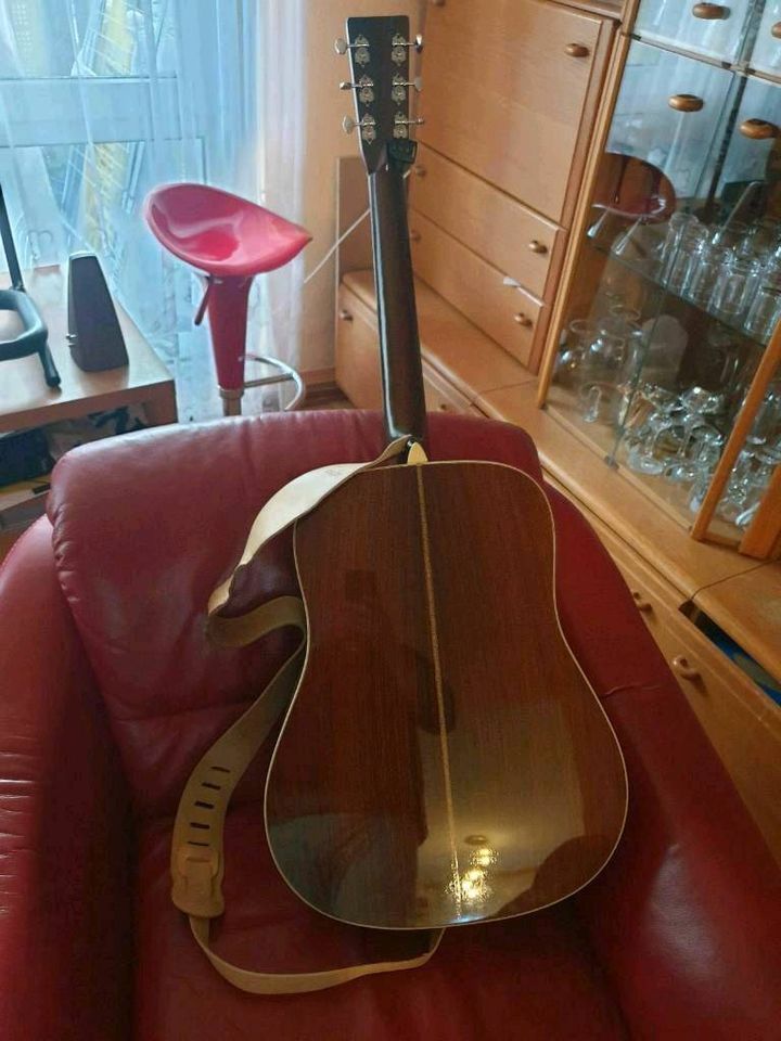 Martin HD 28 VR Gitarre Wohnzimmergepflegt in Karlsruhe