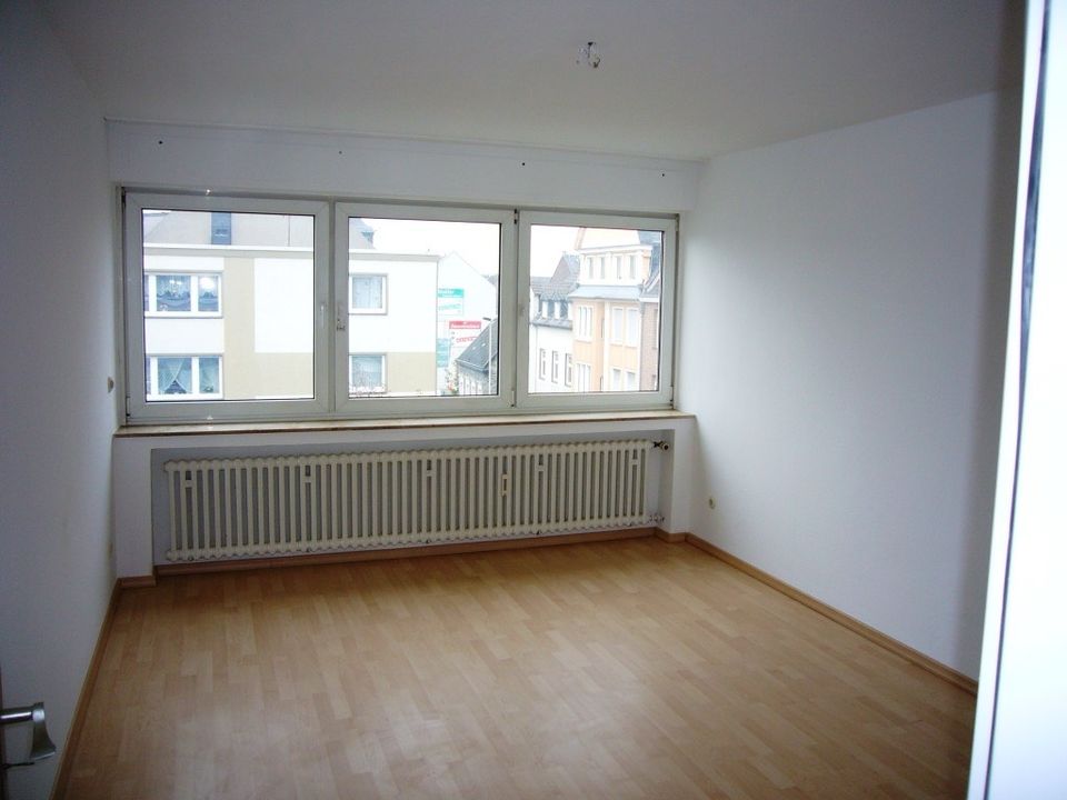 1-Zi.-Appartement, mit Küchenzeile, Bahnhofsnähe, renoviert in Solingen