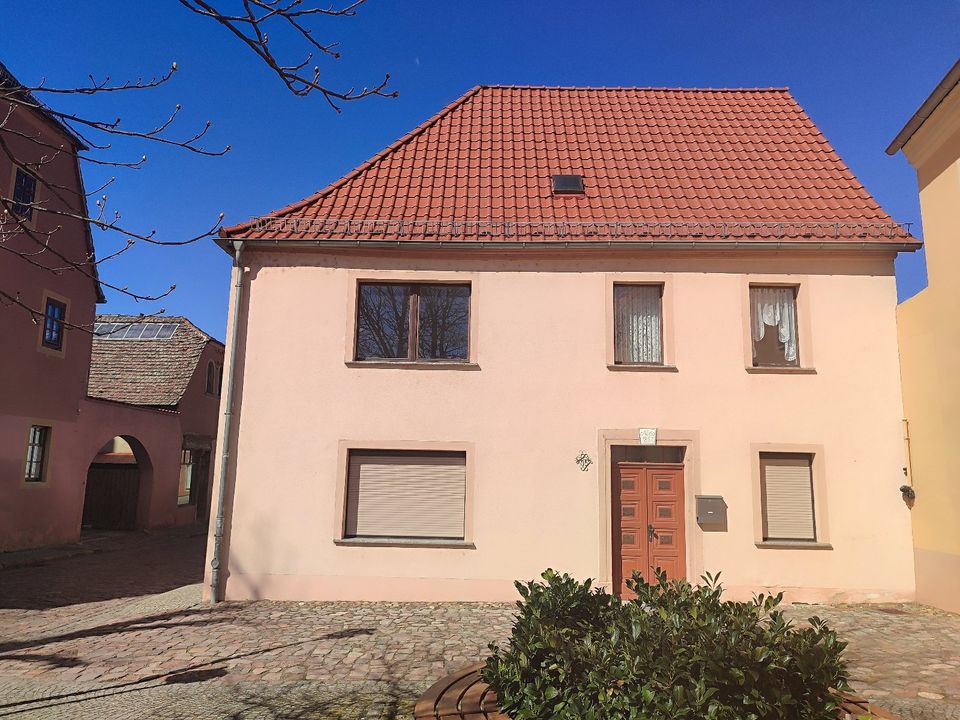 Großzügiges Einfamilienhaus mit individuellem Gestaltungspotenzial, Garage, Dachterrasse im Zentrum von Belgern in Belgern