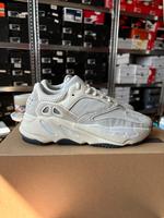 Adidas Yeezy 700 Boost Analog 350v2 EU38,5/US6 / TRAVIS SCOTT Nordrhein-Westfalen - Bünde Vorschau