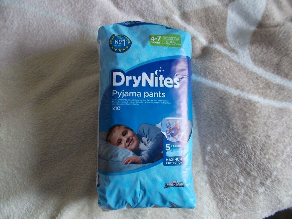 Dry Nites Pyjama Pants, Gr. 4-7 Jahre, 9 Stück in Bremen