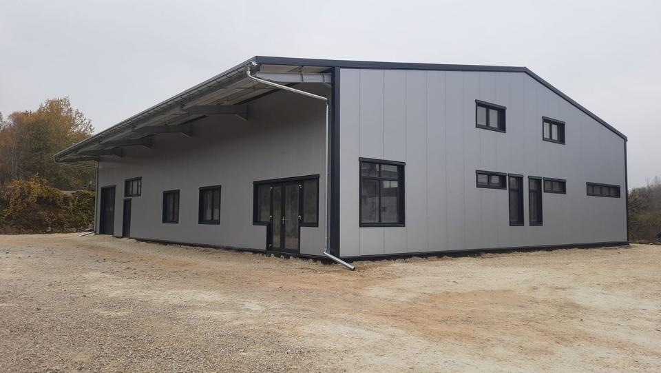 15x30x5,0m Isolierte Stahlhalle Produktionshalle Industriehalle in Duisburg