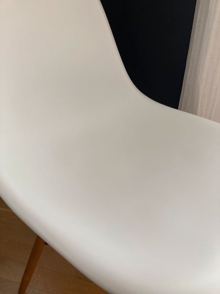 VITRA Eames Plastic Chair, weiß in Hanau