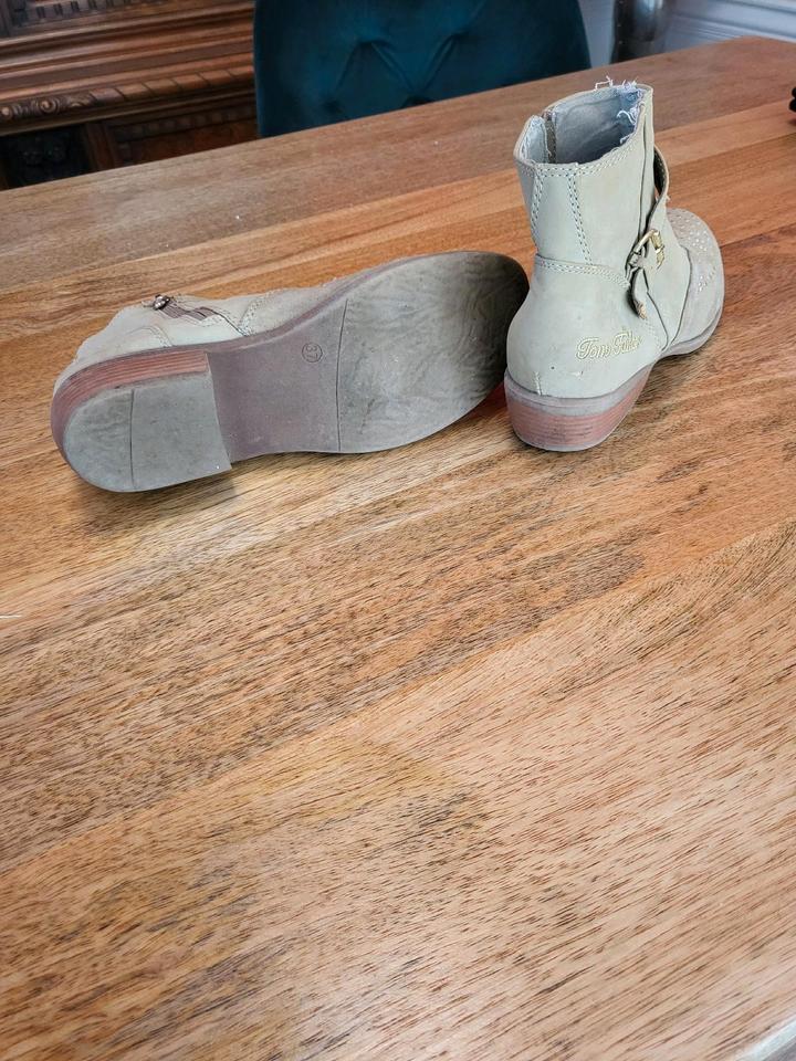 Schuhe Tom Tailor Stiefeletten beige gut erhalten in Baden-Baden
