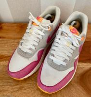 Nike Air Max weiss/pink Gr. 39 Kr. München - Straßlach-Dingharting Vorschau