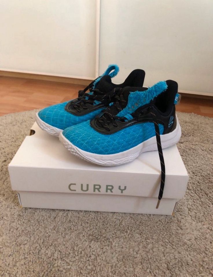 Under Armour Kinder Sneaker Basketball Gr. 31,5 Steph Curry Sesam in Berlin