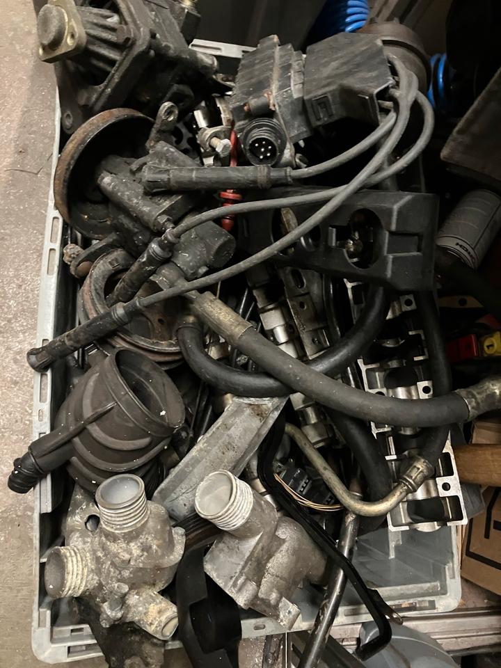 BMW e30 e36 318is M42 Teilepaket Ersatzteilkonvolut Motorsport in Neuwied