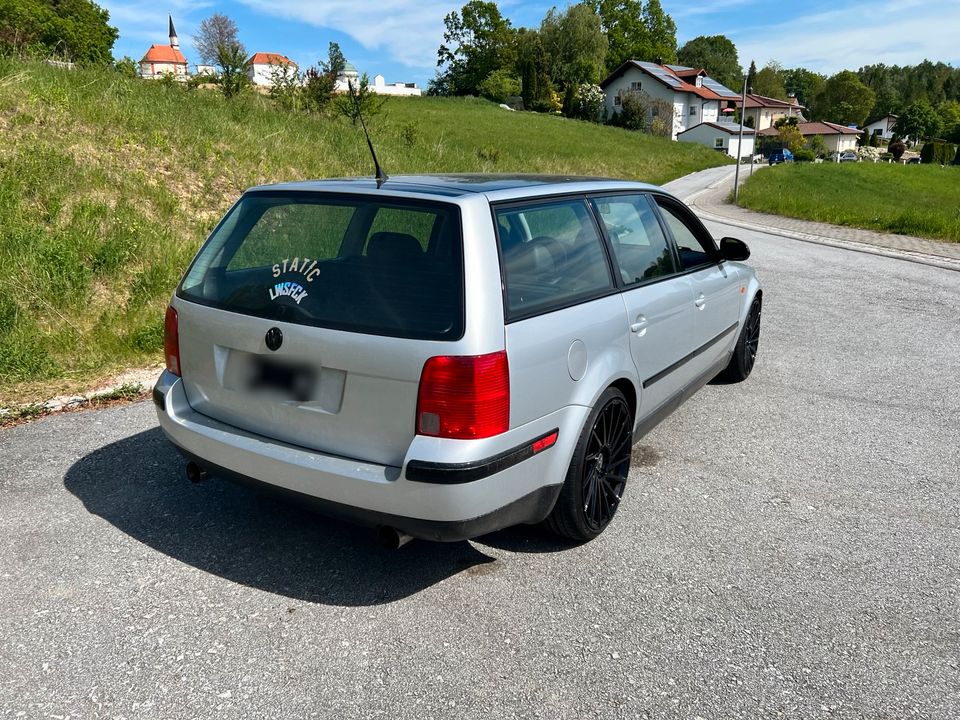 VW Passat 3bg 2.8l Highline 4 Motion/ Heckantrieb RECARO Schalter in Aidenbach