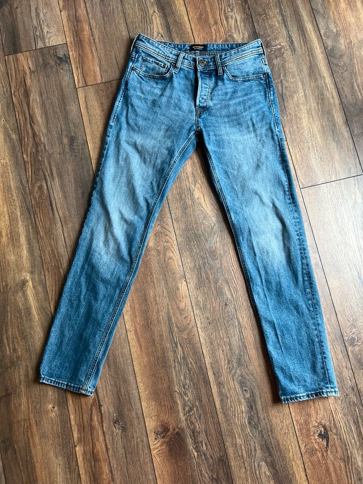 Jack & Jones Jeans Hose neuwertig Größe 28/32 in Lingen (Ems)