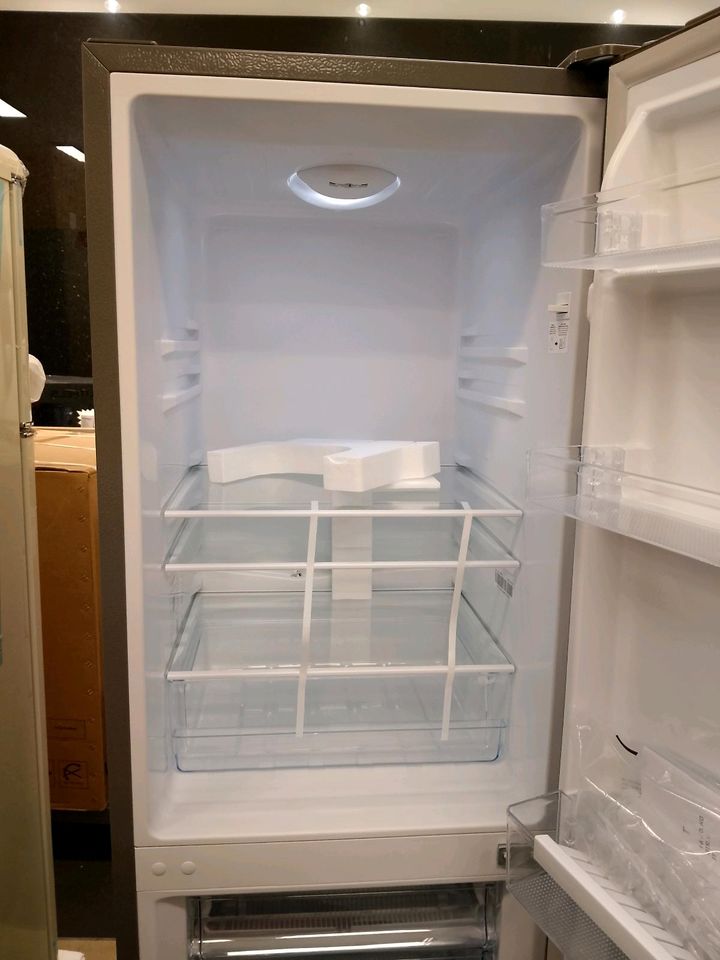 NEU A++ Kühlschrank Garantie Lieferung ab 20€ silber in Berlin