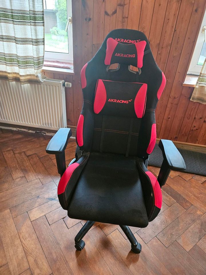 Ich verkaufe einen Gaming-Stuhl, er hat einen kleinen Defekt, man in Eberhardzell