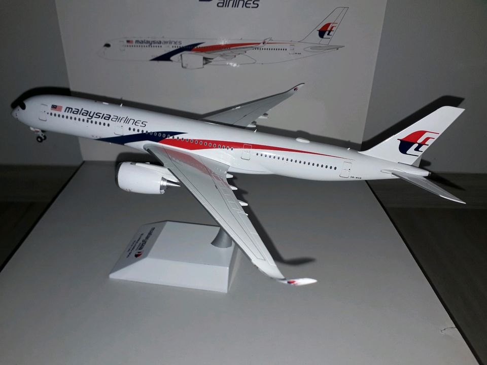 JC WINGS | 1:200 | Airbus A350-900 | Malaysia Airlines in Frankfurt am Main