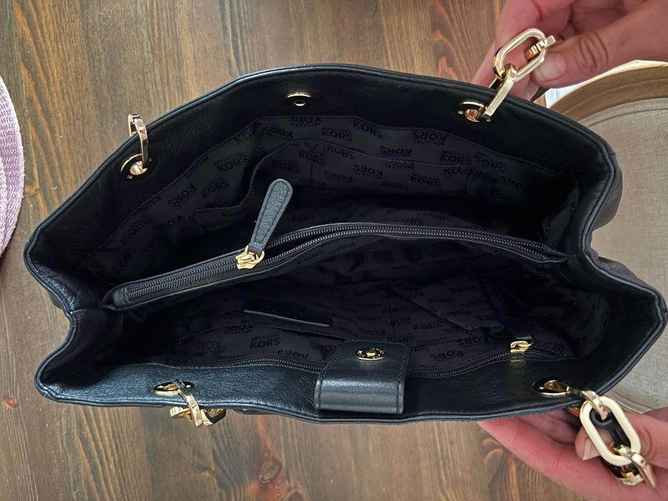 Michael Kors Damen-Handtasche/Umhängetasche Black..Neuwertig in Hamburg