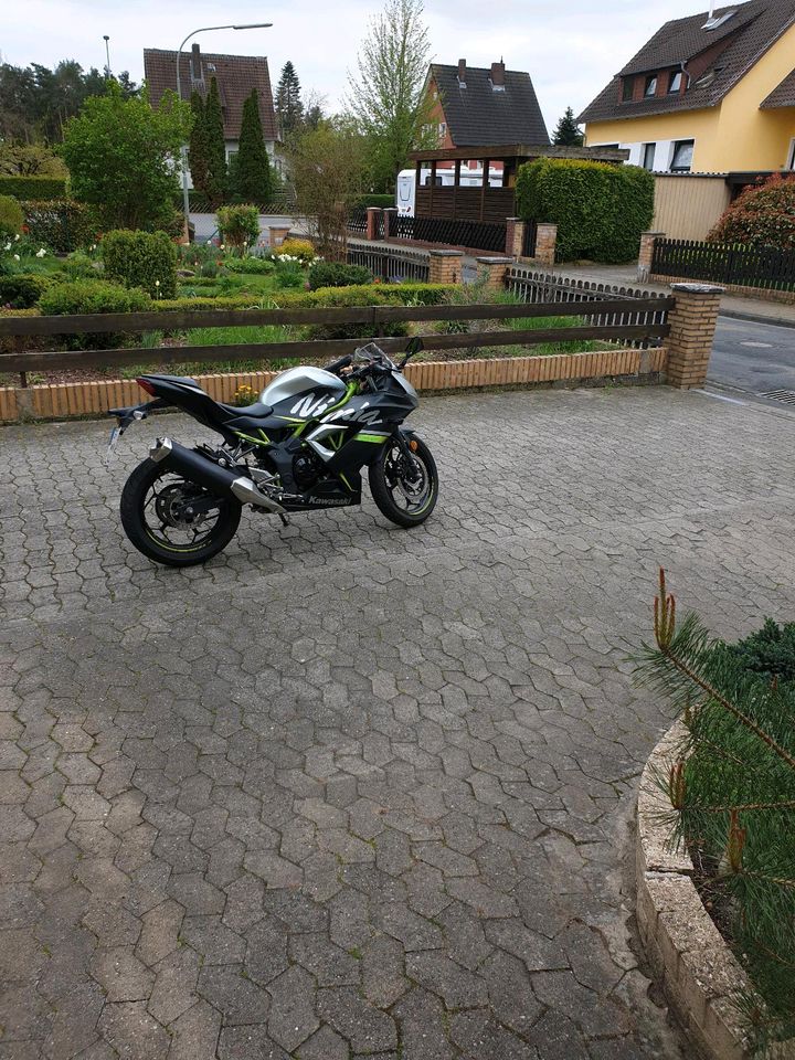 Kawasaki ninja 125 in Gifhorn