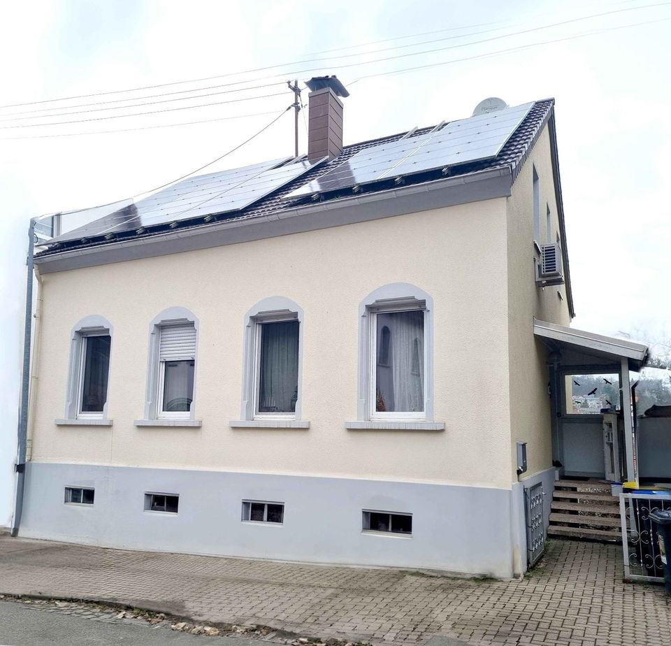 Edles Wohnjuwel für die ganze Familie mit Solaranlage in Friedrichsthal