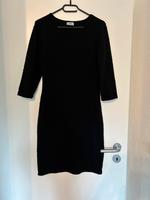 Schönes Kleid mit Rosen - Muster, schwarz, Größe S Nordrhein-Westfalen - Lohmar Vorschau
