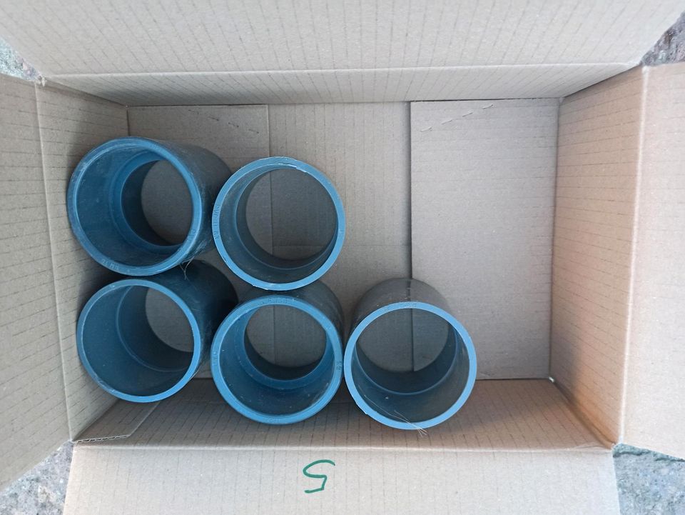 5 PVC-U 2fach Klebemuffe Klebestutzen 63mm in Oppin