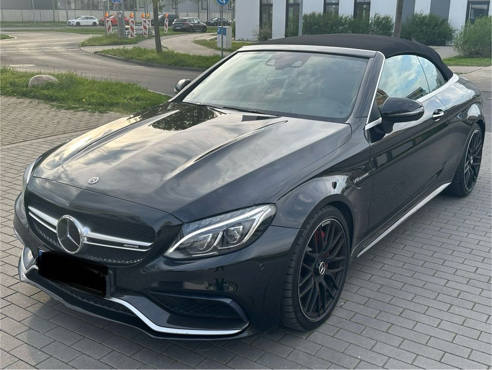 Mercedes C63s AMG Cabrio Carbon parket in Schönefeld