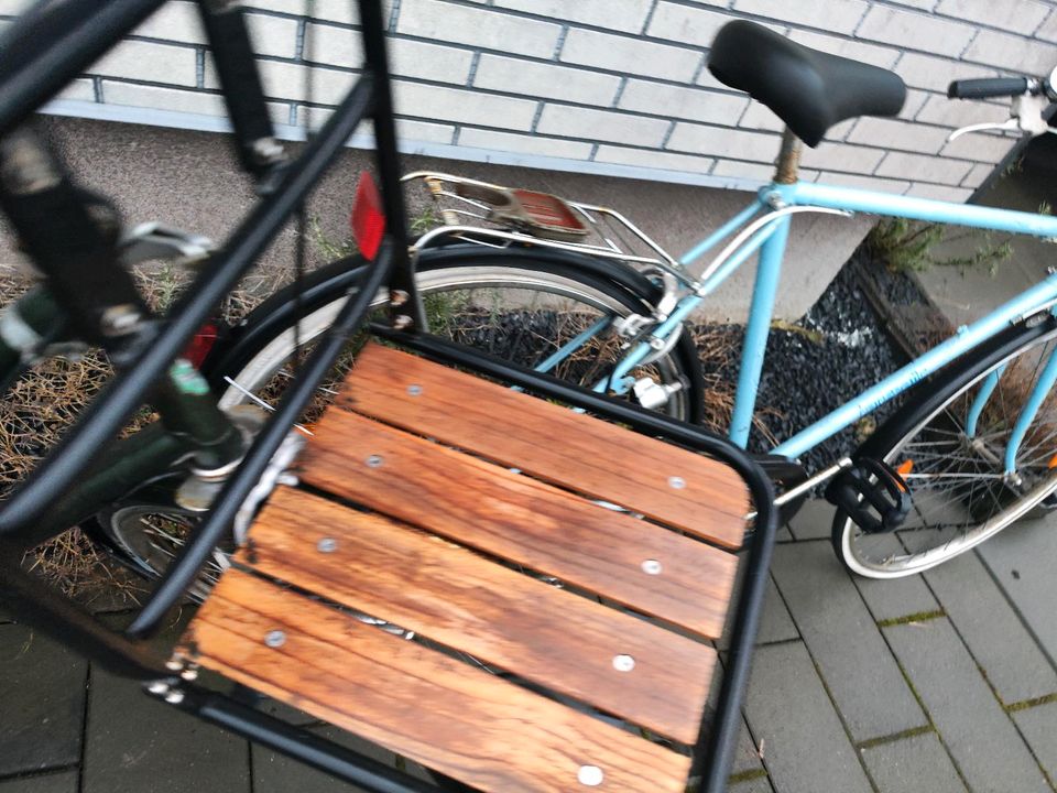 Hollandrad Fahrrad wie Gazelle mit Gepäckträger vorn und hinten in Leichlingen