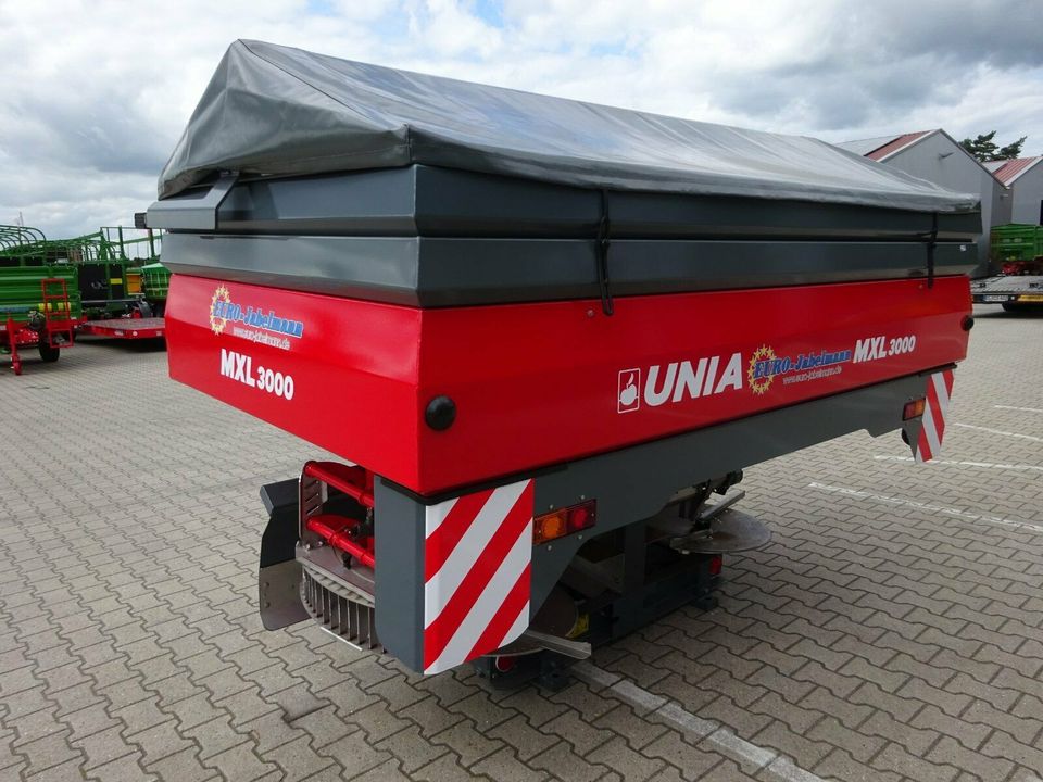 UNIA Düngerstreuer Modell MXL 2100-3000 in Itterbeck