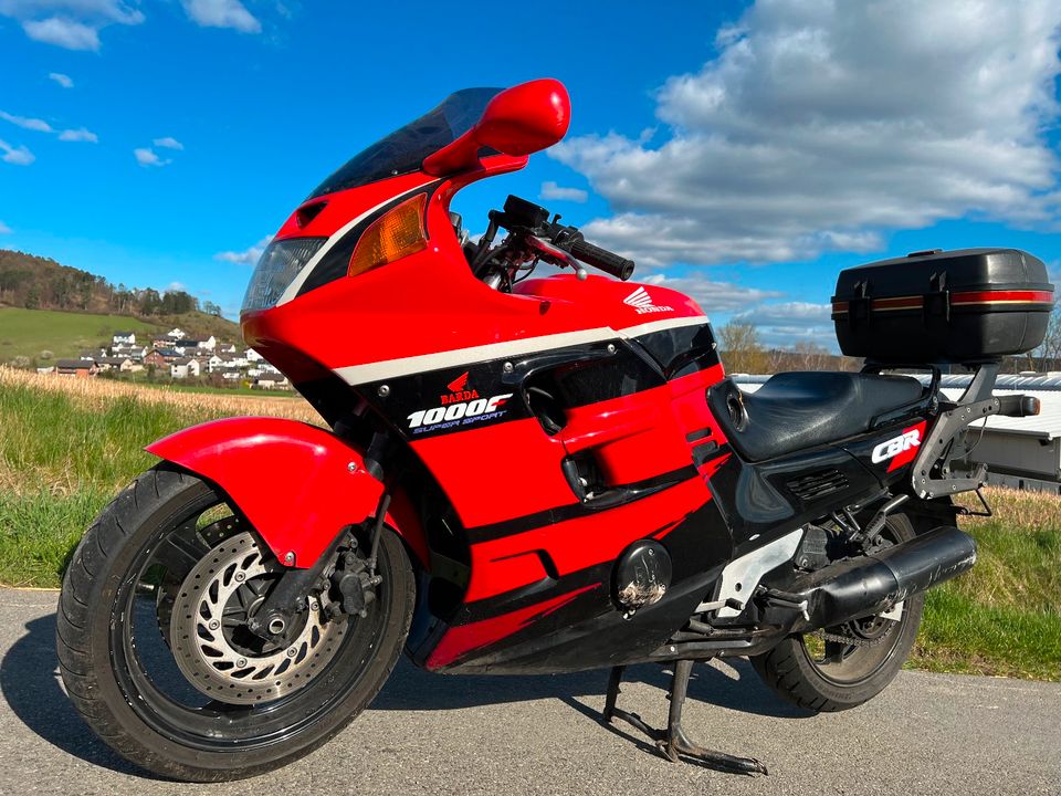 Honda CBR 1000 F SC24 in Höxter