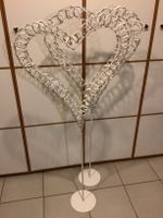 2 weiße Herzständer Herzdeko Hochzeitsherzen aus Metall und Bast Baden-Württemberg - Leonberg Vorschau