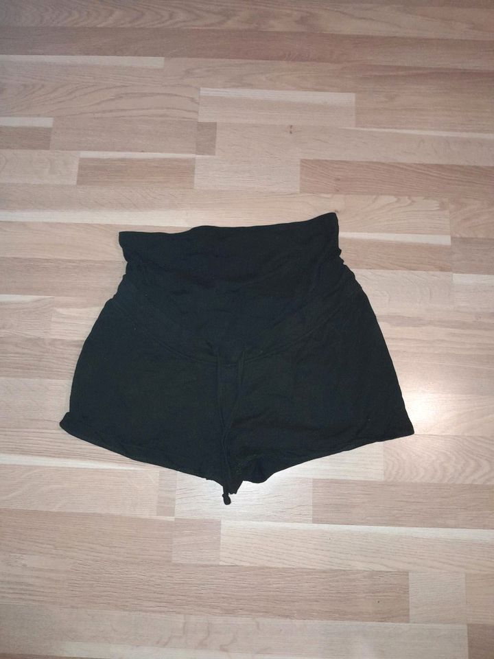 Umstandsmode Shorts Größe 40 esmara in Löffingen