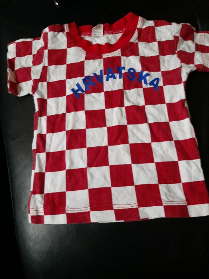 Kroatisches kinder Tshirt in Nürnberg (Mittelfr)